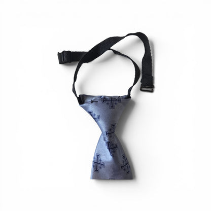 Boys Jerusalem Cross pretied necktie in silver blue with repeating navy and white Jerusalem Cross pattern, showing adjustable neck strap and buckle closure on white background
